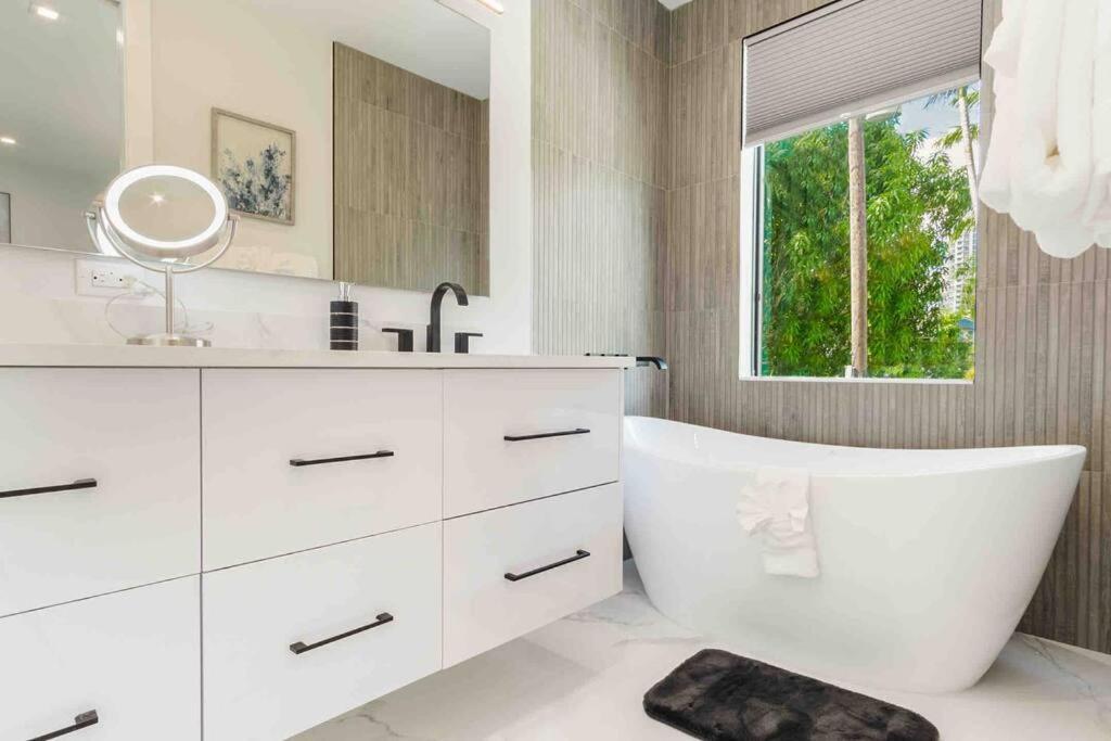Luxury Paradise Walk To Las Olas -5 Mins To Beach Fort Lauderdale Dış mekan fotoğraf